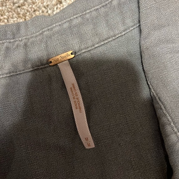 Free People Linen Button Front Sleeveless Grey Top Frayed Edges size medium - Picture 4 of 6